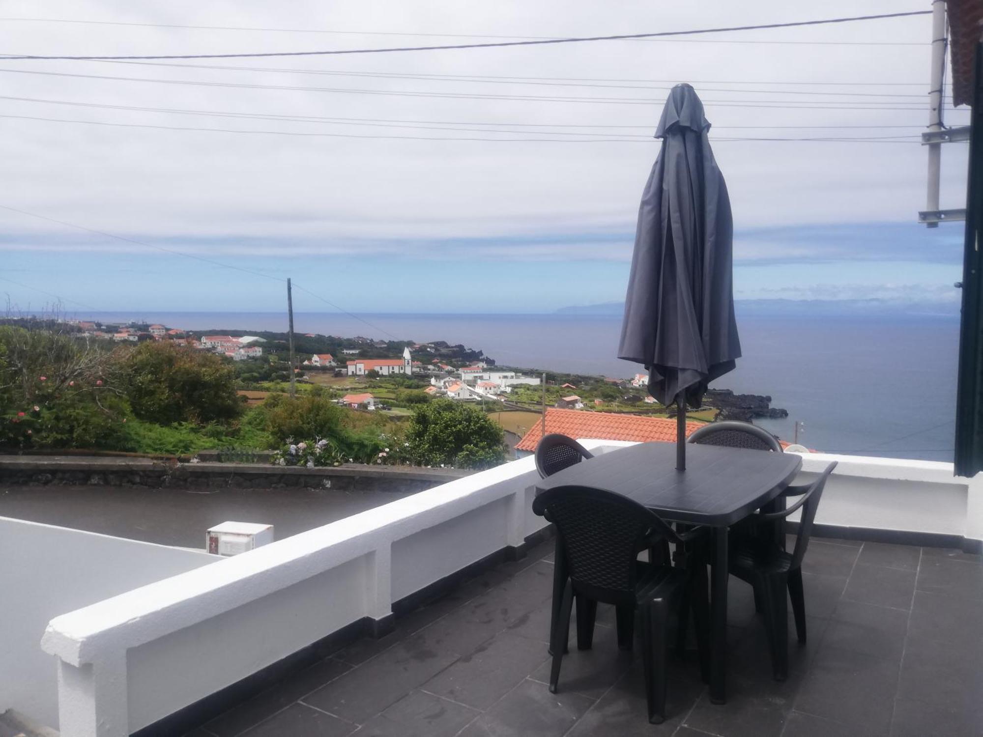 Vitamin Sea São Roque do Pico Buitenkant foto