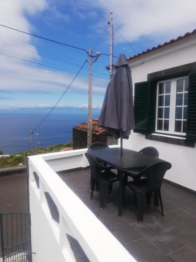 Vitamin Sea São Roque do Pico Buitenkant foto
